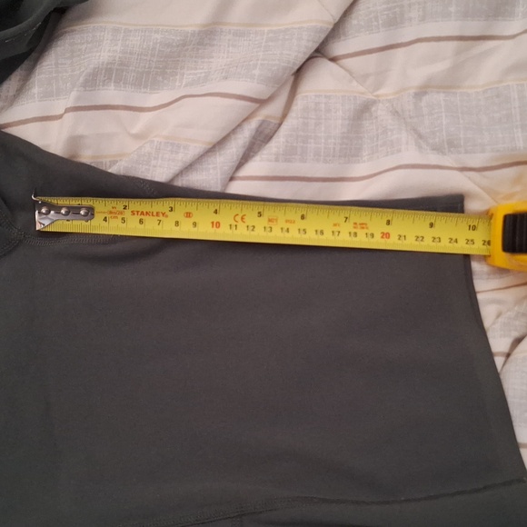 Uniqlo gym shorts, size M - Picture 5 of 5